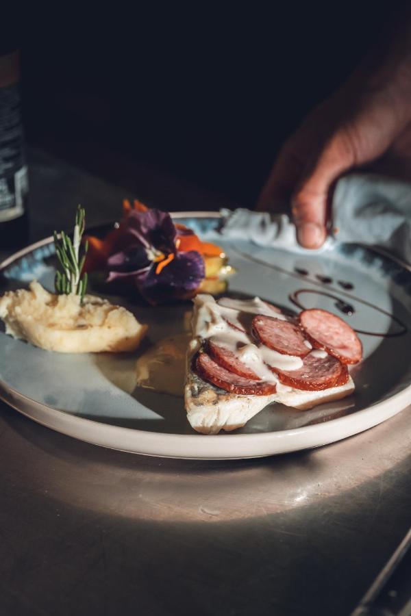 Logis Hotel Restaurant & Pizzeria Vuillot Cuiseaux Ngoại thất bức ảnh