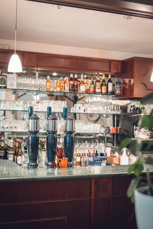 Logis Hotel Restaurant & Pizzeria Vuillot Cuiseaux Ngoại thất bức ảnh