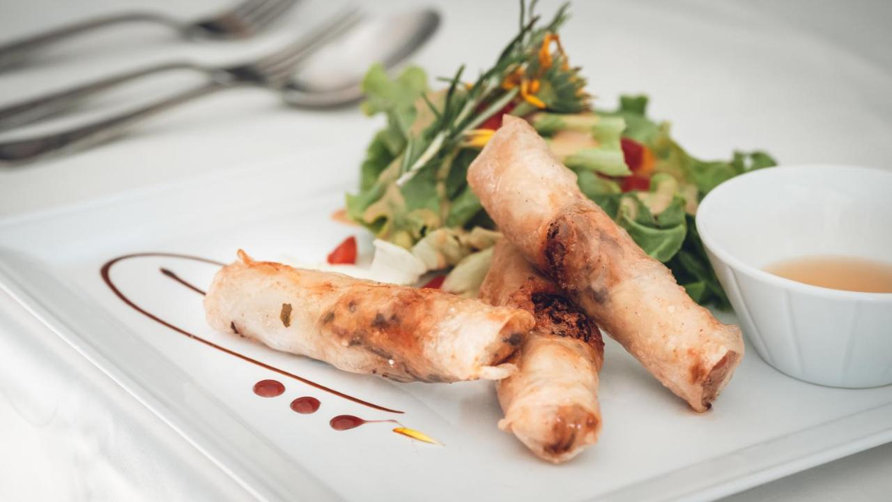 Logis Hotel Restaurant & Pizzeria Vuillot Cuiseaux Ngoại thất bức ảnh