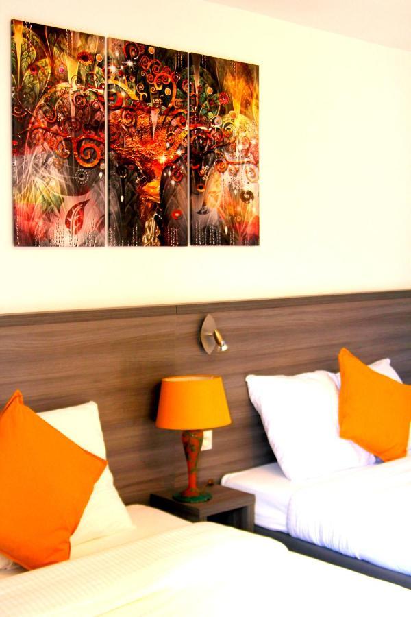 Logis Hotel Restaurant & Pizzeria Vuillot Cuiseaux Ngoại thất bức ảnh