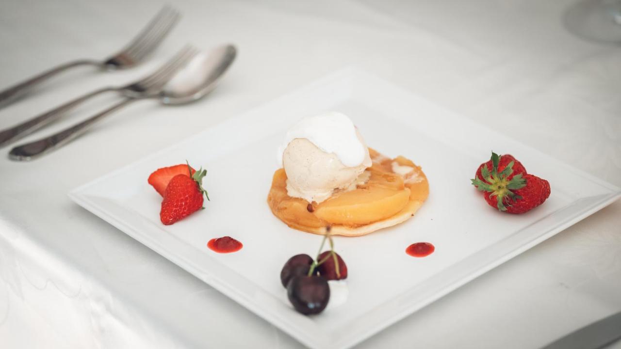 Logis Hotel Restaurant & Pizzeria Vuillot Cuiseaux Ngoại thất bức ảnh
