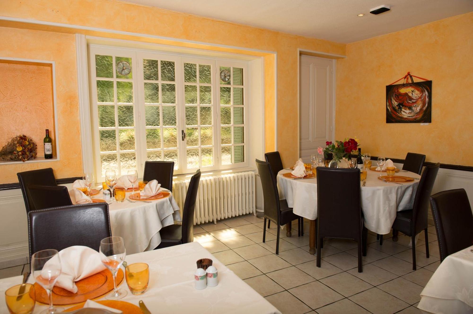 Logis Hotel Restaurant & Pizzeria Vuillot Cuiseaux Ngoại thất bức ảnh